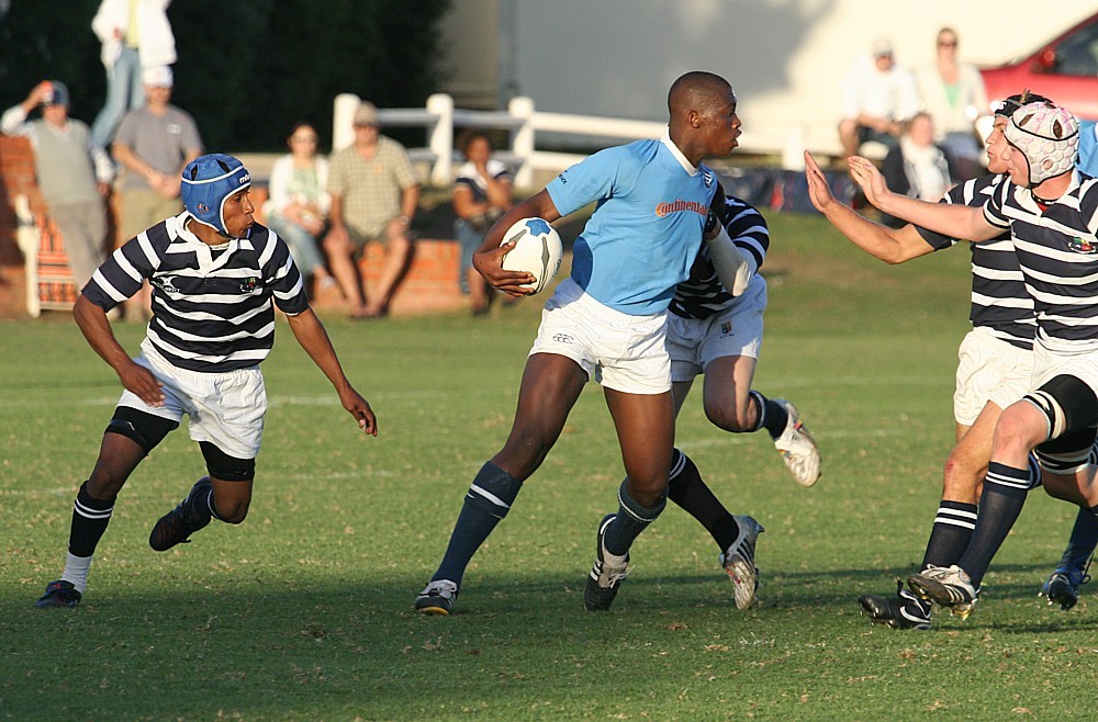 Siya running with ball